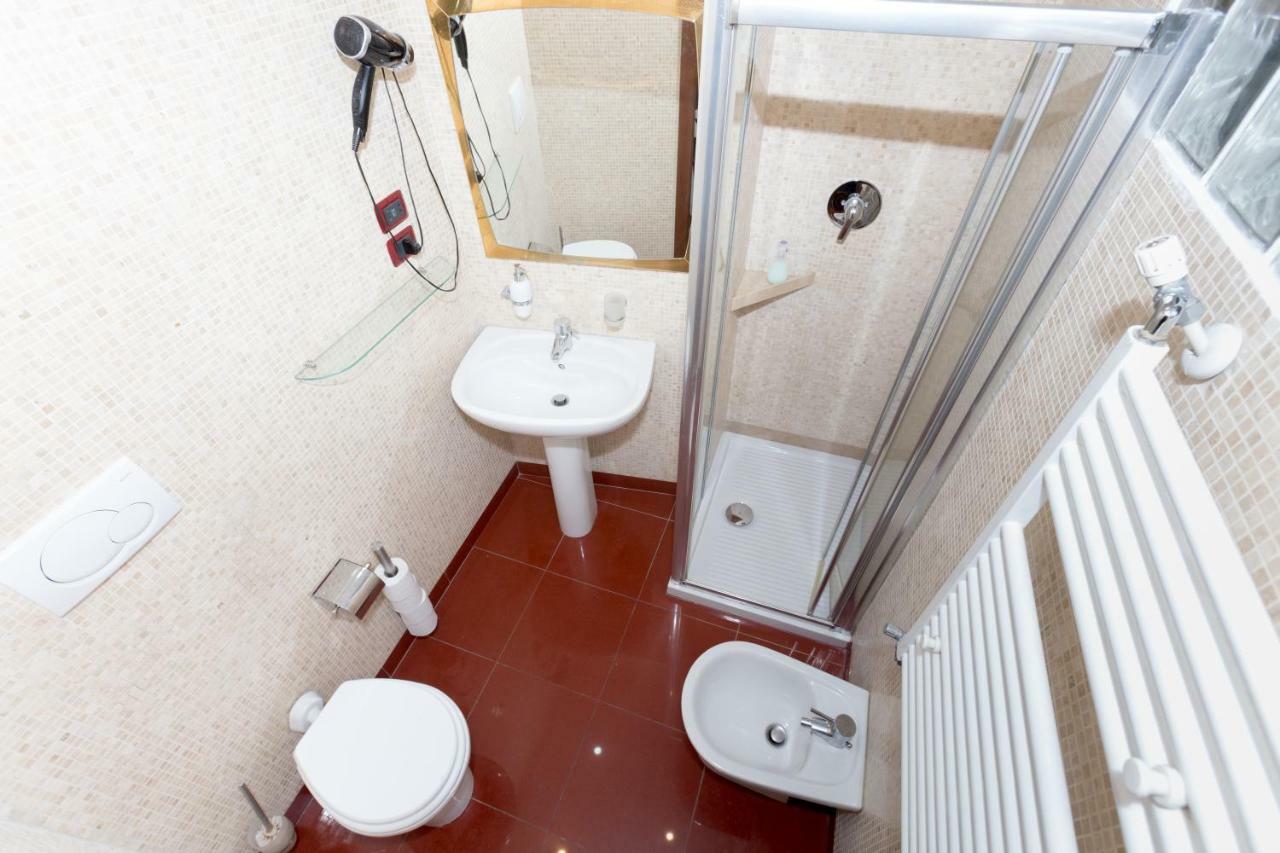 Bed & Breakfast Domusamor Colosseo 2*