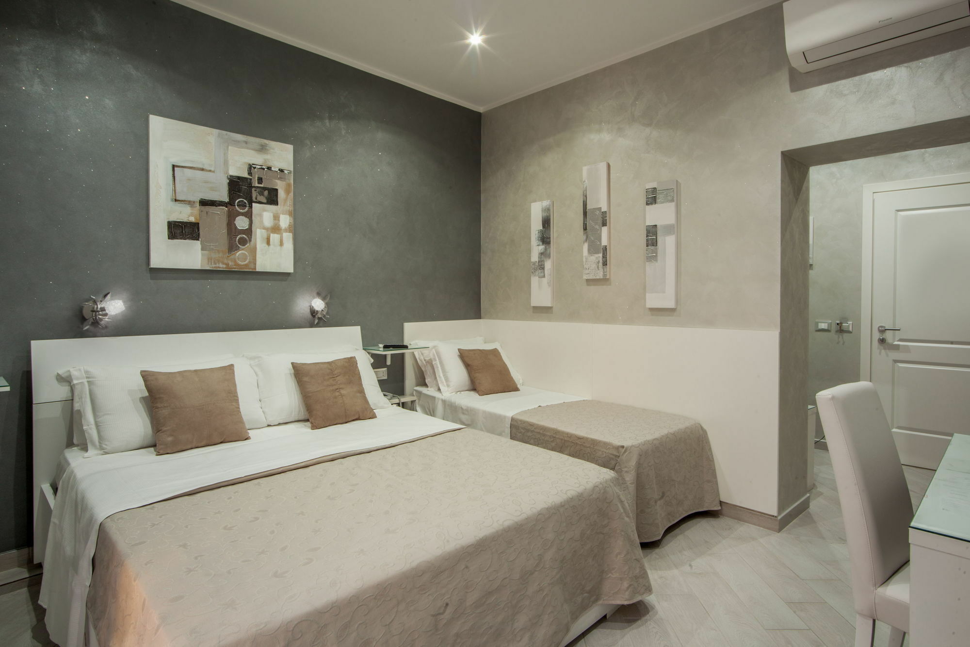 Affittacamere Frattina Grand 3*