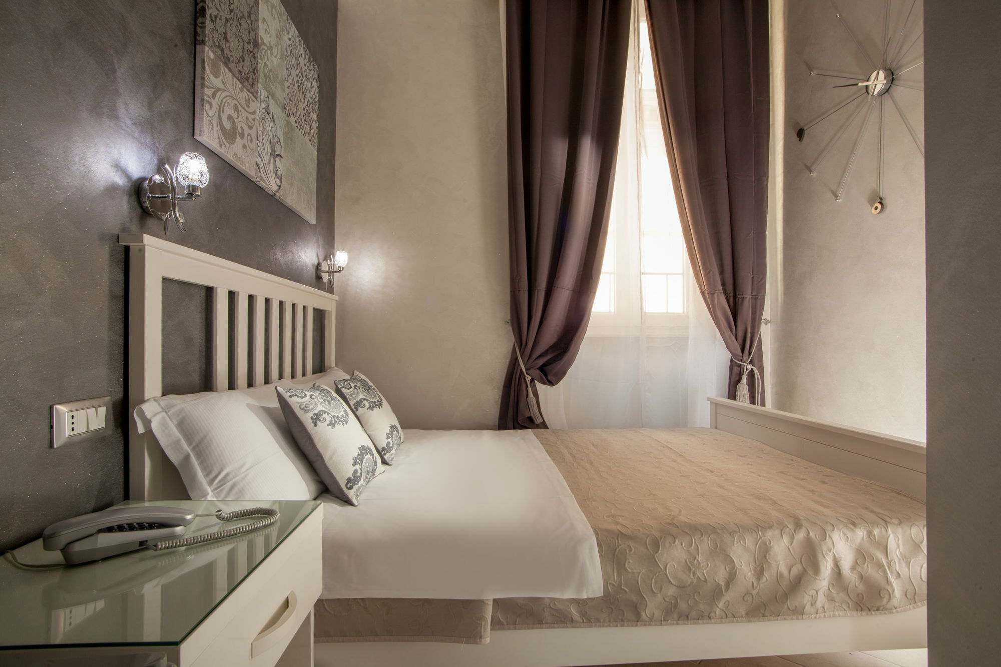 Affittacamere Frattina Grand 3*