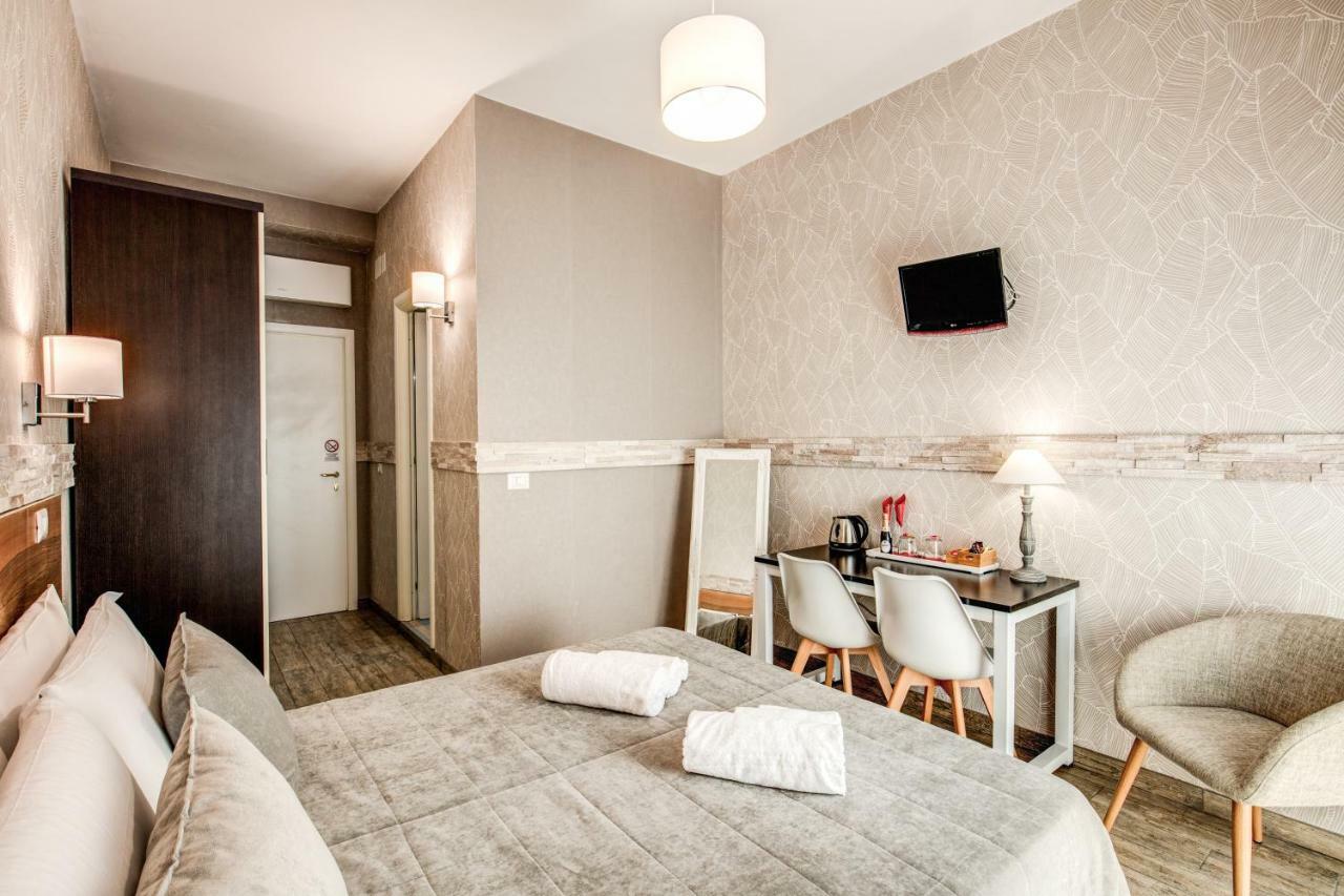 Santamaria 3* Roma