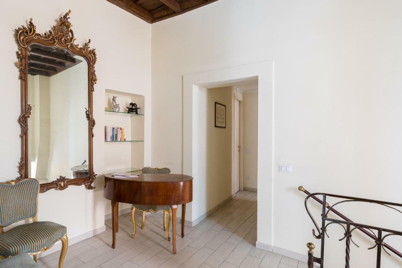 Vicolo De' Bovari Private * Roma