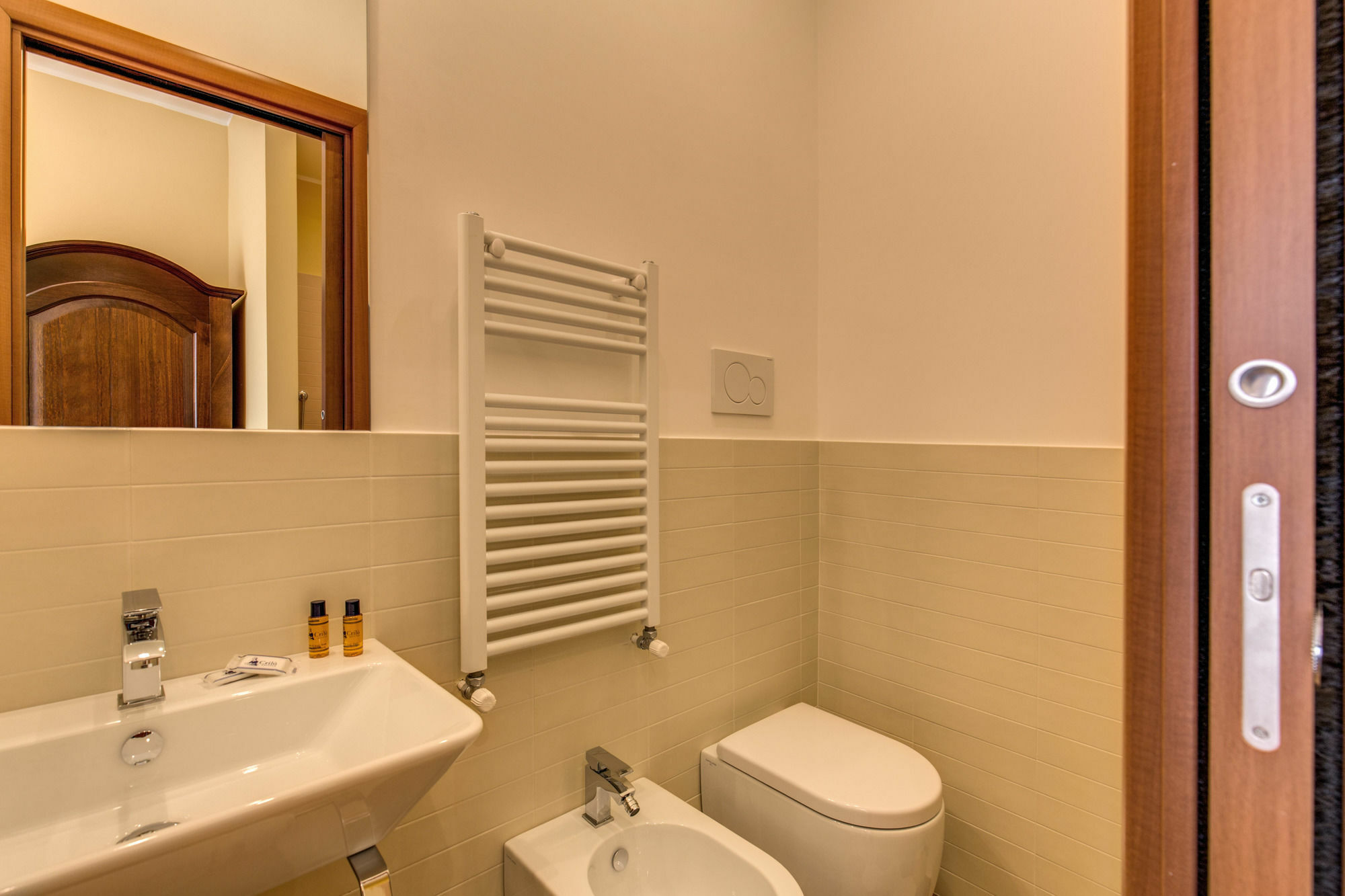 Floor Colosseo Gjestgiverier 3*