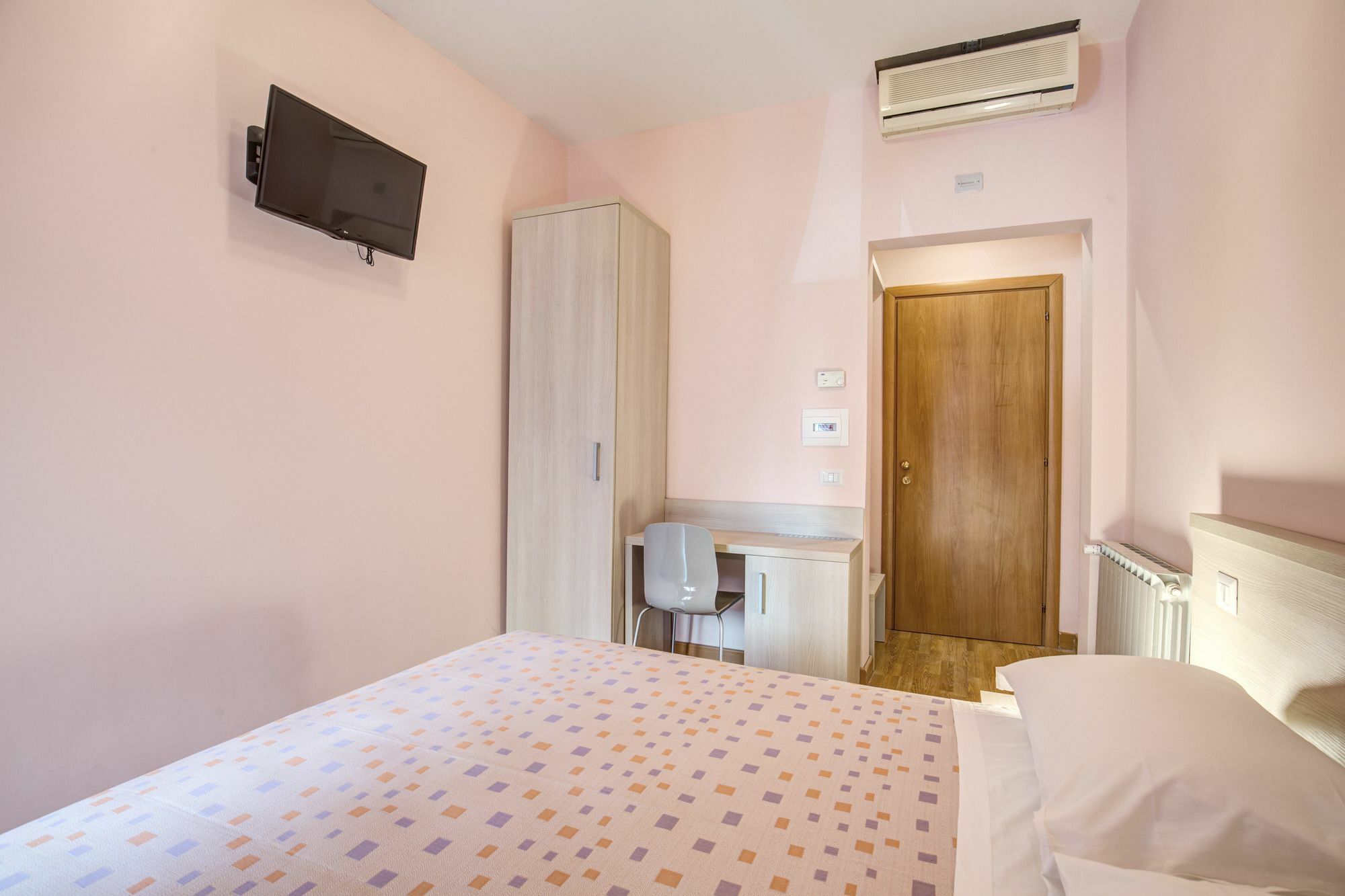 Nuova Monaco Hotell