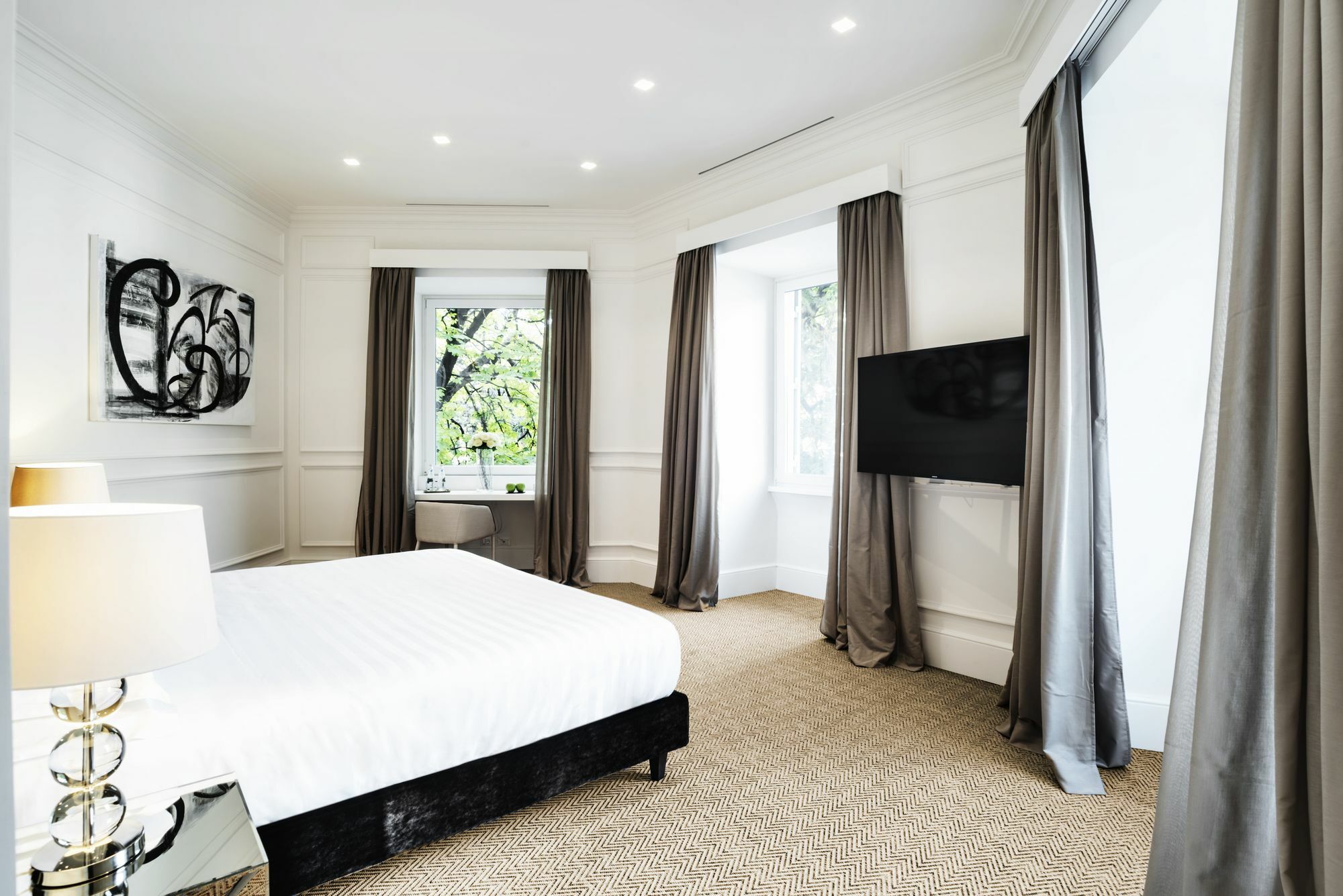 The Shire Hotell
