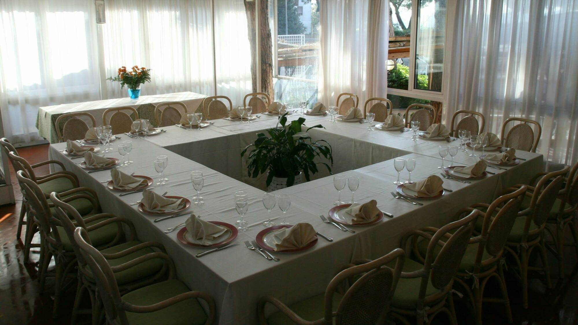 Shangri-la By Omnia Hotel 4*