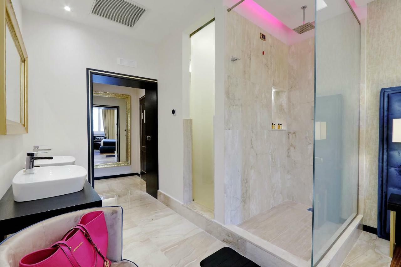 Spanish Diamond Luxury & Jacuzzi Roma