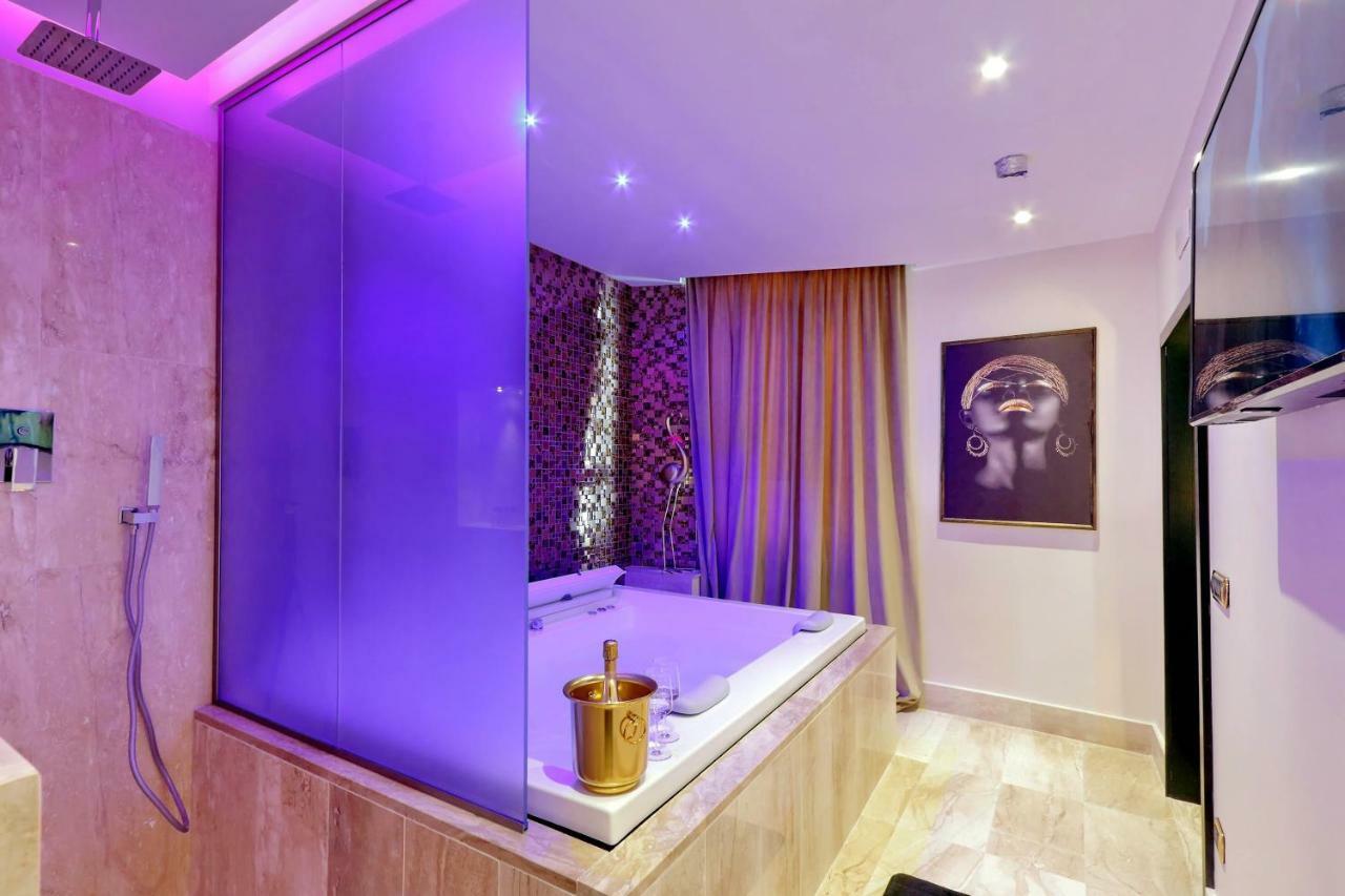Spanish Diamond Luxury & Jacuzzi Roma