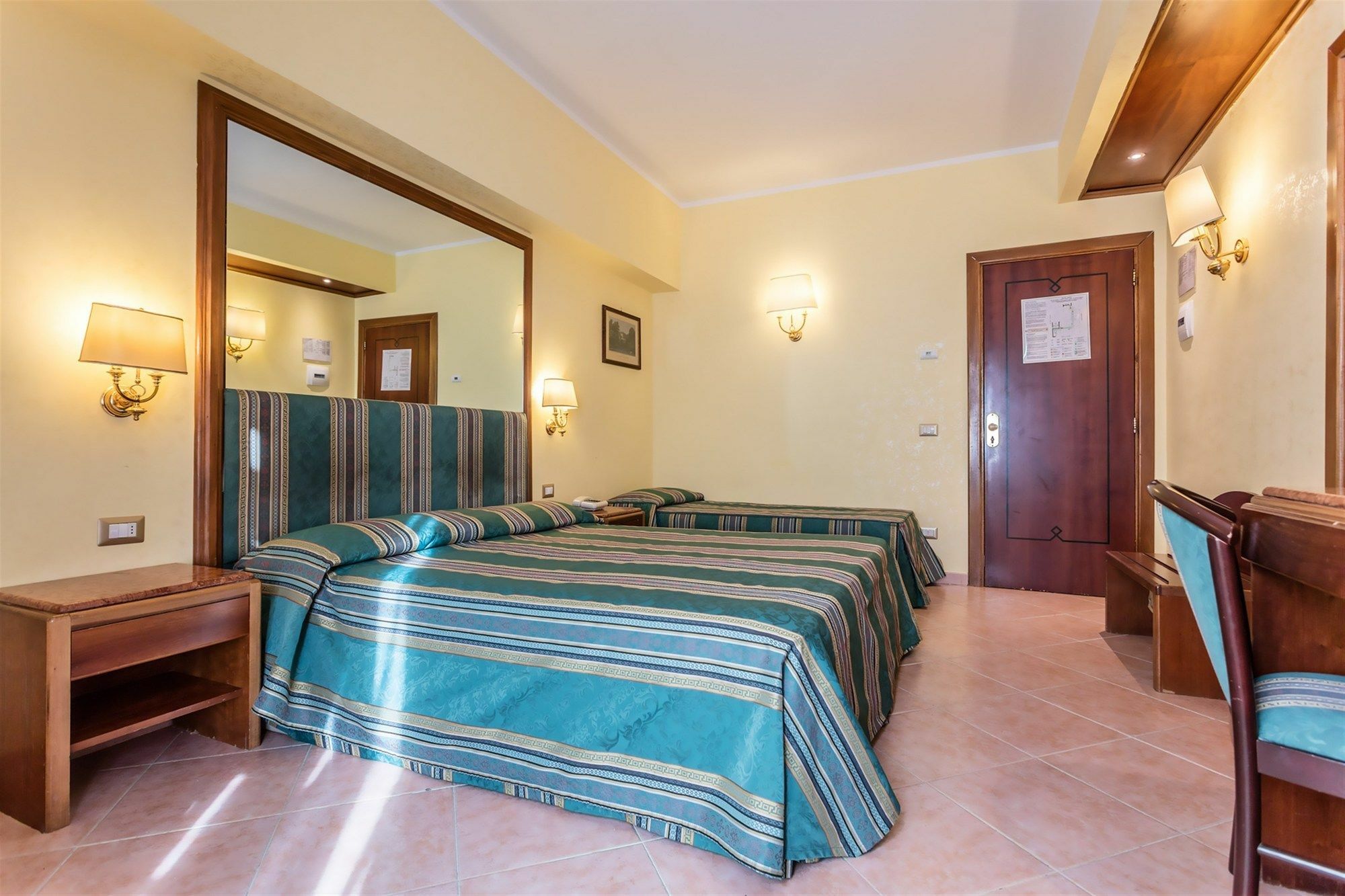 Raeli Noto Hotell 3*