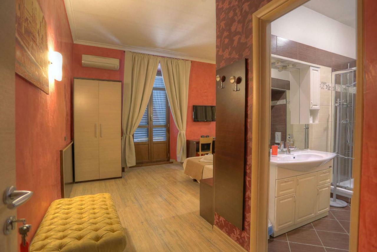 La Casa Di Maurizio Bed & Breakfast 3*