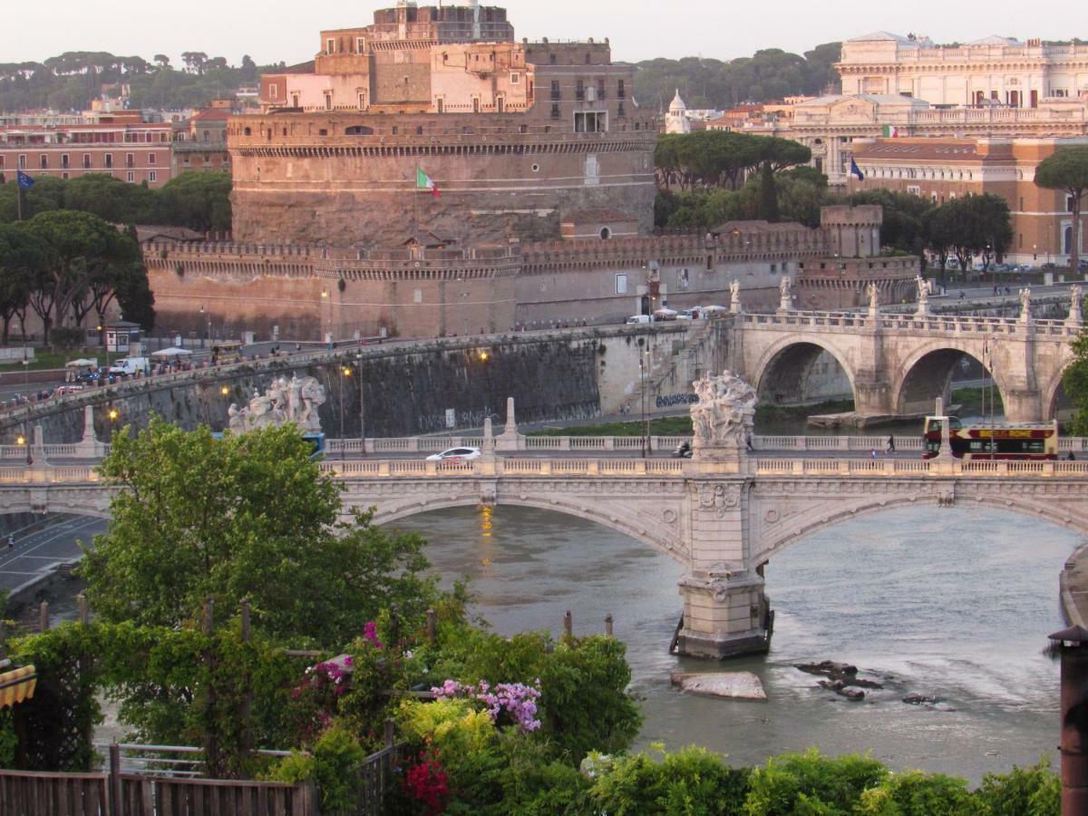 Santonofrio Sky Terrace Penthouse * Roma