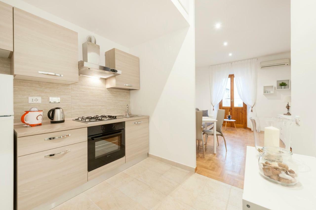 White Flat Labicana Leilighet *