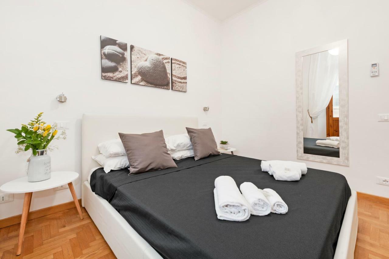White Flat Labicana Roma
