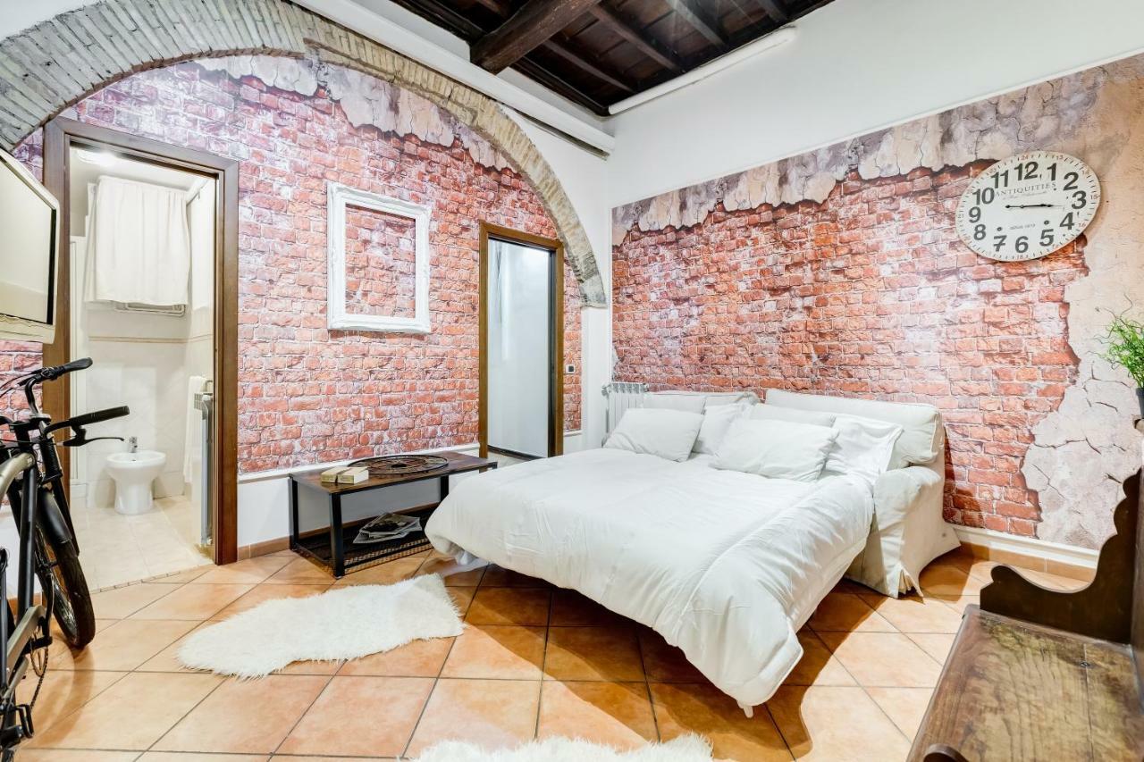30 Vicolo Delle Palle Roma