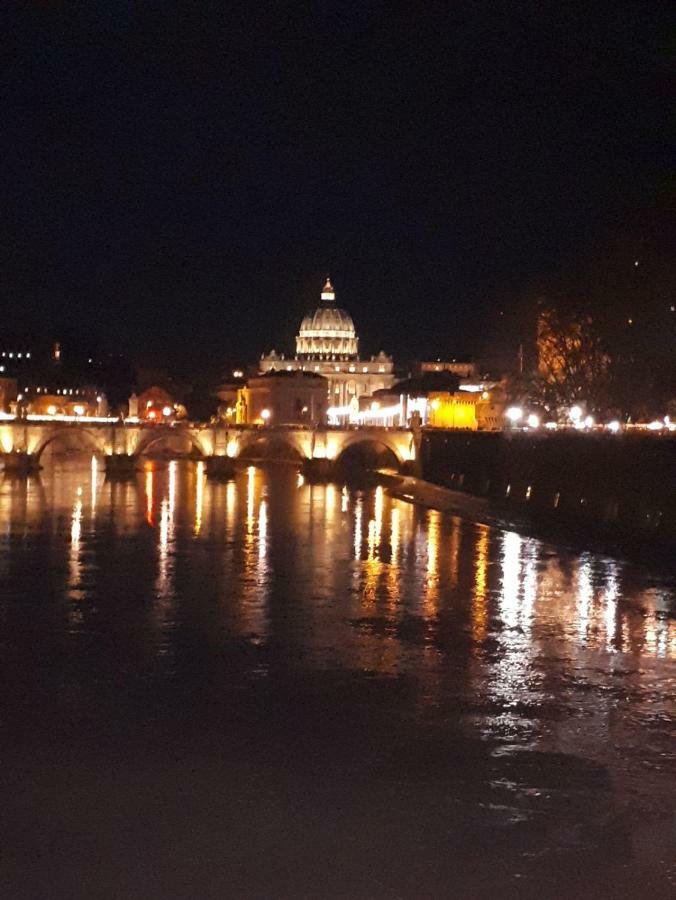 Fotofever Apt, Two Bedrooms With Air Conditioned In Elegant Shopping Area, Close To Vatican *
