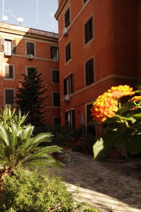 Casa Veniero Roma