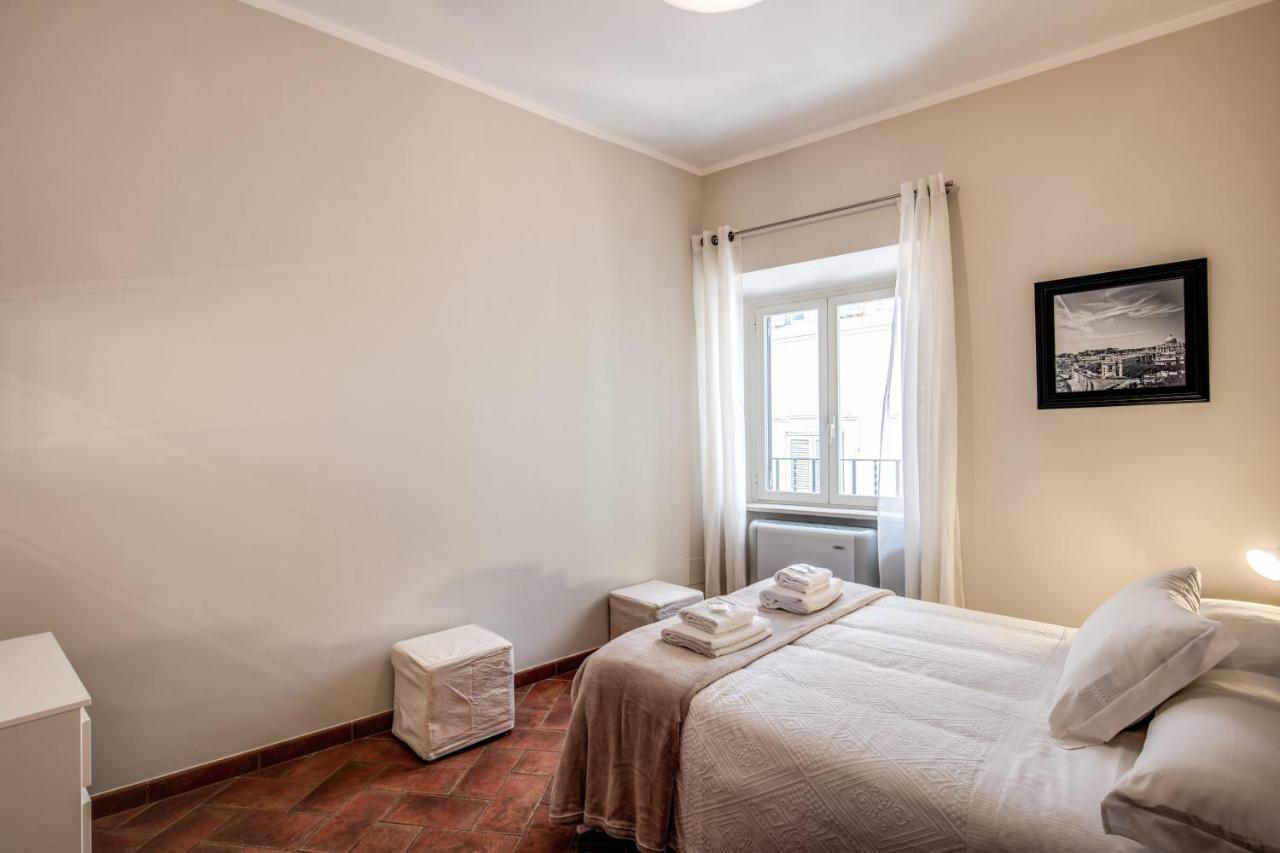 Appartamento Via Del Monte Della Farina Apartment Rom