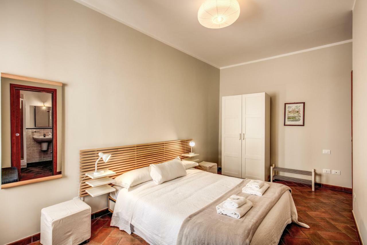 Apartment Appartamento Via Del Monte Della Farina Rom