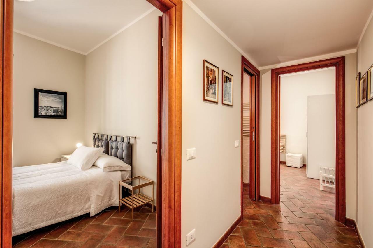 Apartment Appartamento Via Del Monte Della Farina Rom
