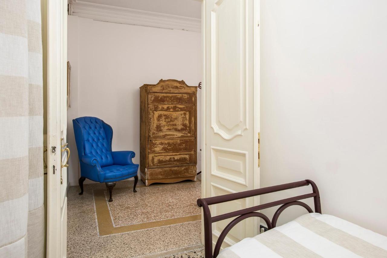 Flat Six Roma