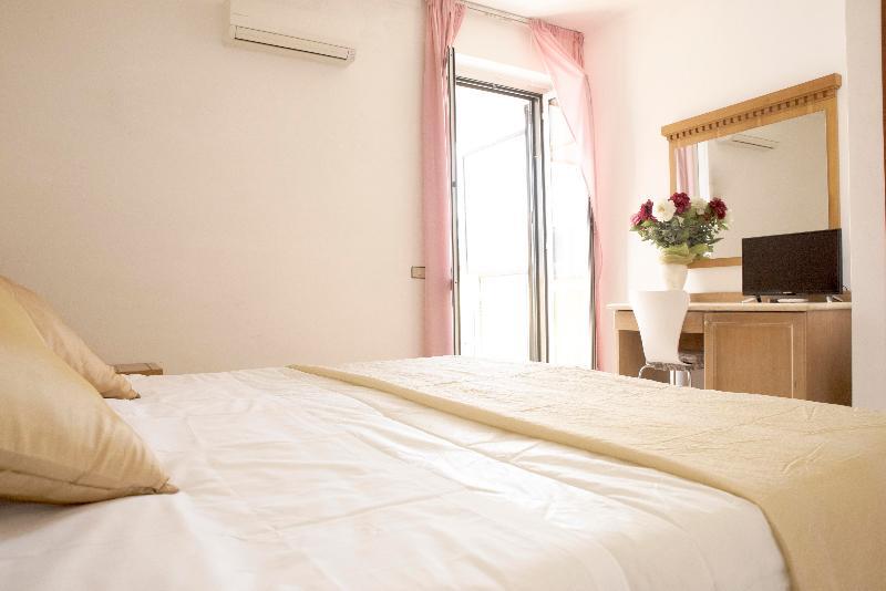 Anacapri Hotel 2*