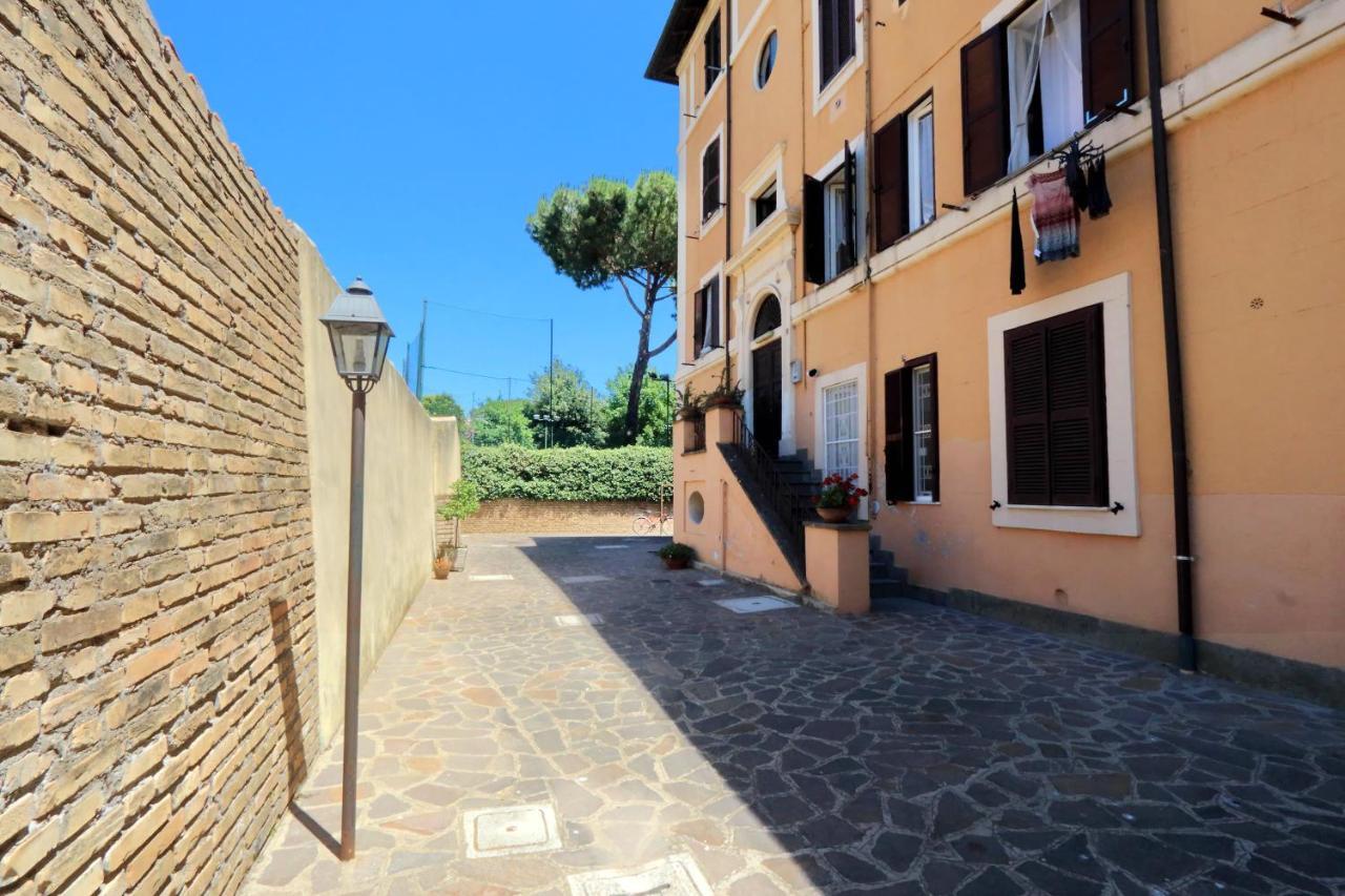 Casa Falcone 16 *