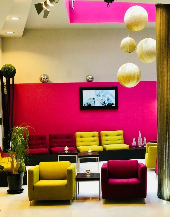 Western Cinemusic Hotel Rom