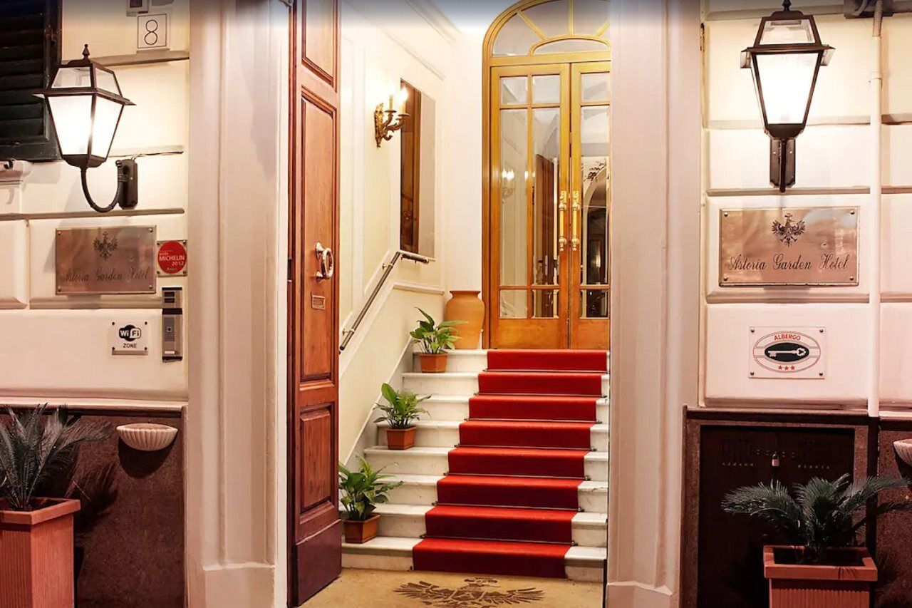 Hotel Astoria Garden 3*