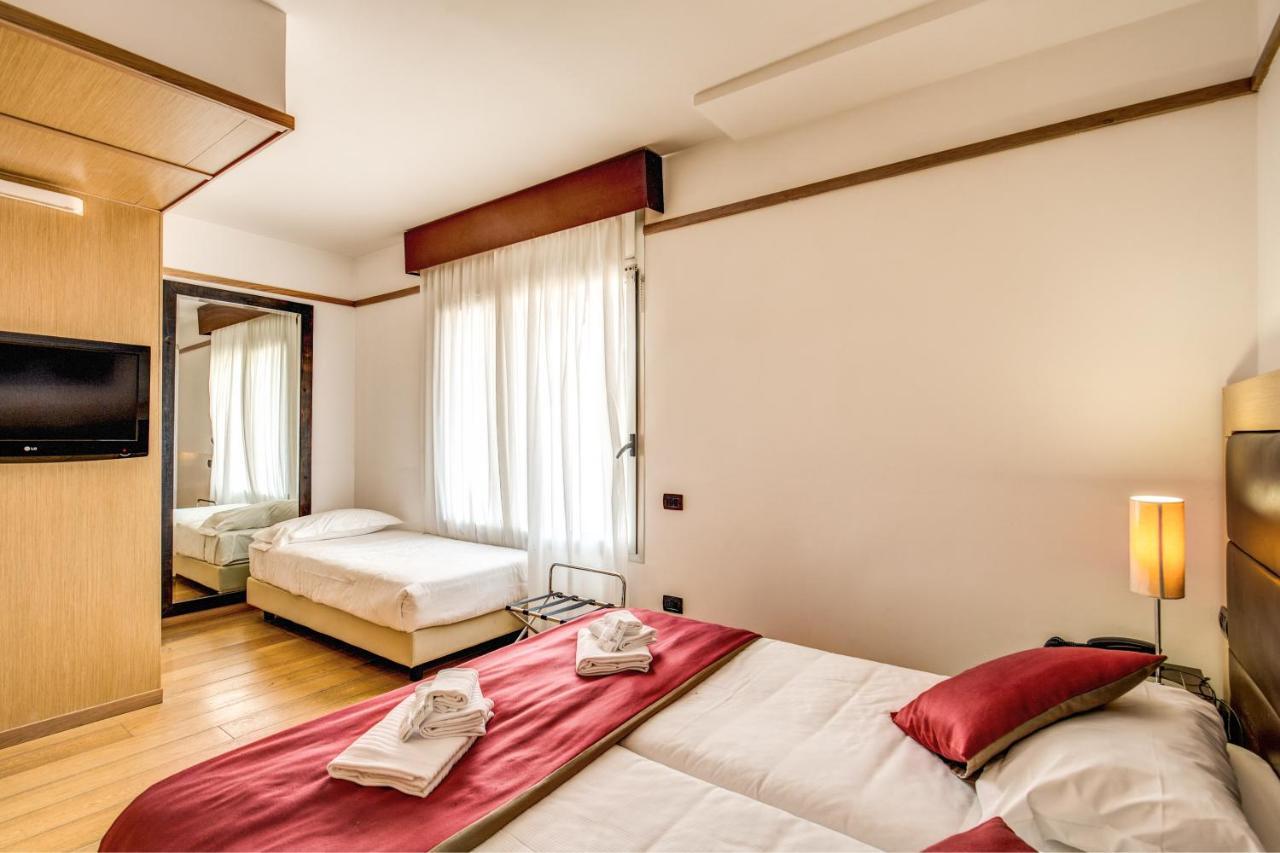 Ginevra Palace Hotell 3*