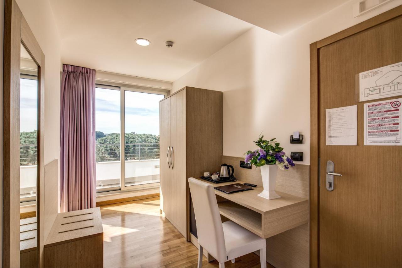 Ginevra Palace Hotell 3*