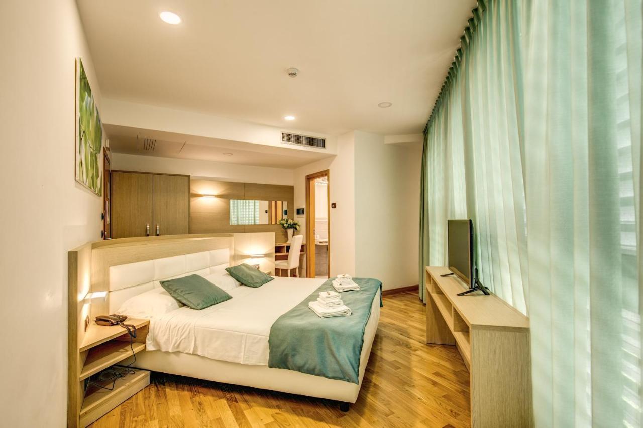 Ginevra Palace Hotell 3*