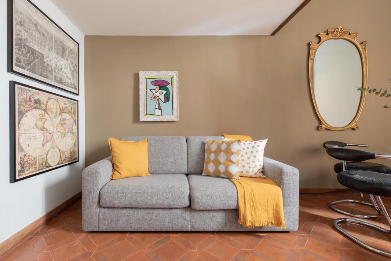 Apartment Iflat Pantheon Historic Two-story Rome