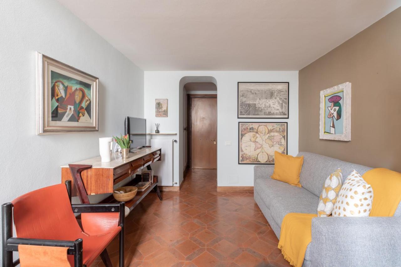 Iflat Pantheon Historic Two-story Rome