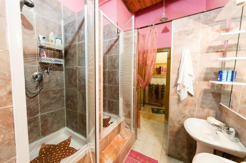 Sunshine Hostal