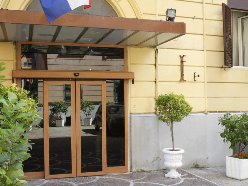 Edera Hotell 3*
