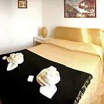 L\'Arco Del Colosseo B&B