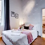 Klioos Apartment