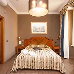 Les Chambres D\'Or