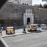 Residenza Vaticano By Hili