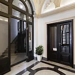 Trevi Fountain Deluxe - Your Italian Holidays