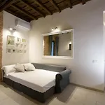 New Navona Elegant Apartment