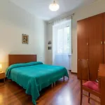Piazza Re di Roma Apartment