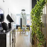 Romac Trinity - 3Bdr Apartment With Sauna & Jacuzzi In Campo De Fiori