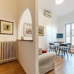 Appartamento a Borgo Pio con Ampio Terrazzo!