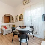 Appartamento a Borgo Pio con Ampio Terrazzo!