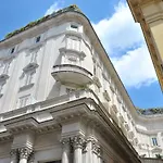 Crispi Modern Flat In The Historic Center