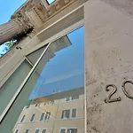 Crispi Modern Flat In The Historic Center