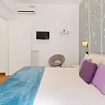 3 Bed Modern Flat - 15 Minutes Walk To Colosseum