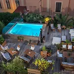 Palm Gallery Garden House