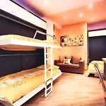 Petite Home In Rome