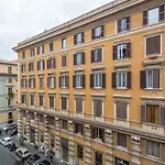 Ghetto Campo dei Fiori Luxury white rooms